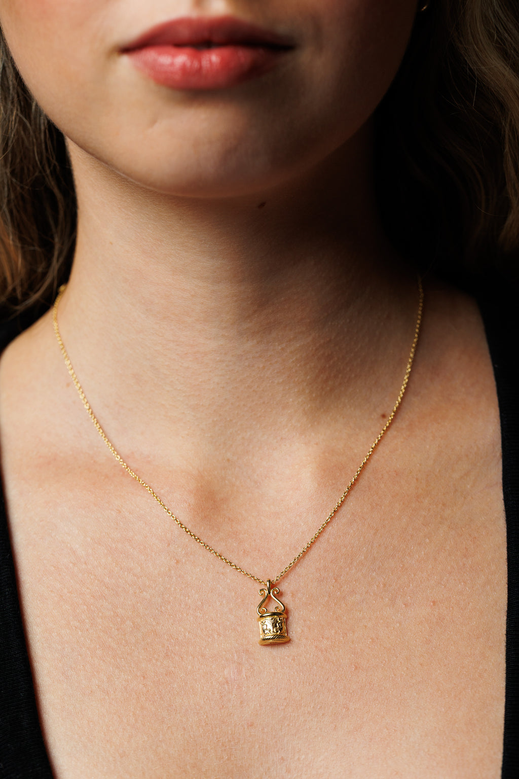 Florentine Well Necklace